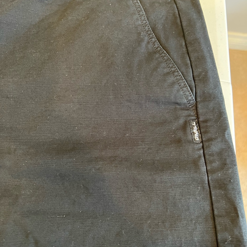 Mens O’Neill standard fit black shorts size 38 - Picture 2 of 5